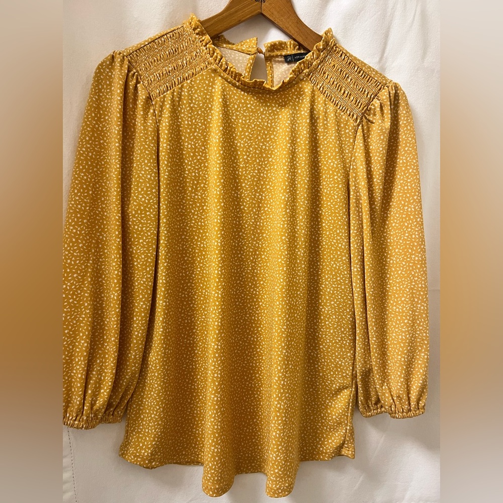 EUC Adrianna Papell Blouse - Size Small